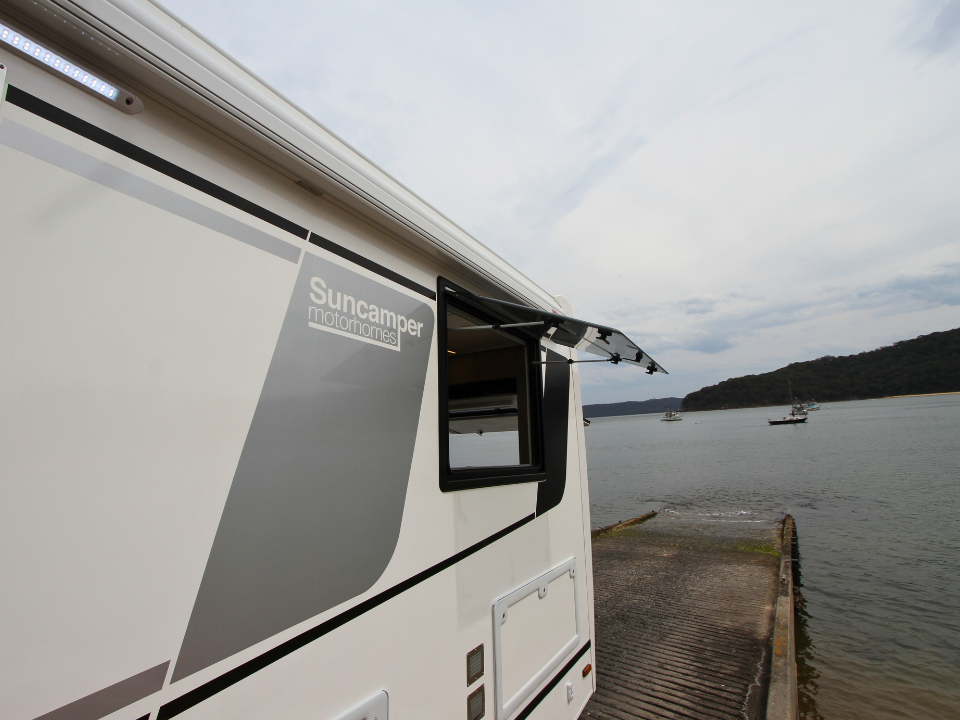 Saxby S-2 rear exterior