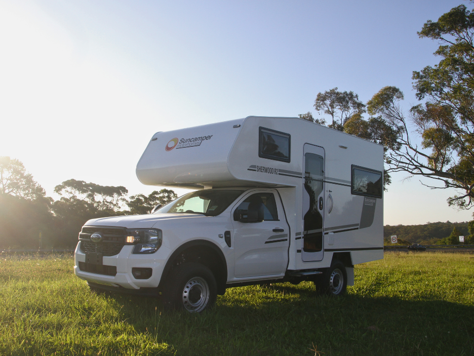 Sherwood R-2 interior