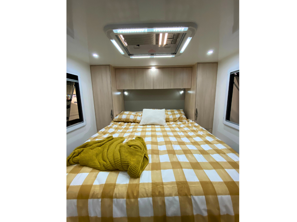 Sovereign Q-2 kitchen